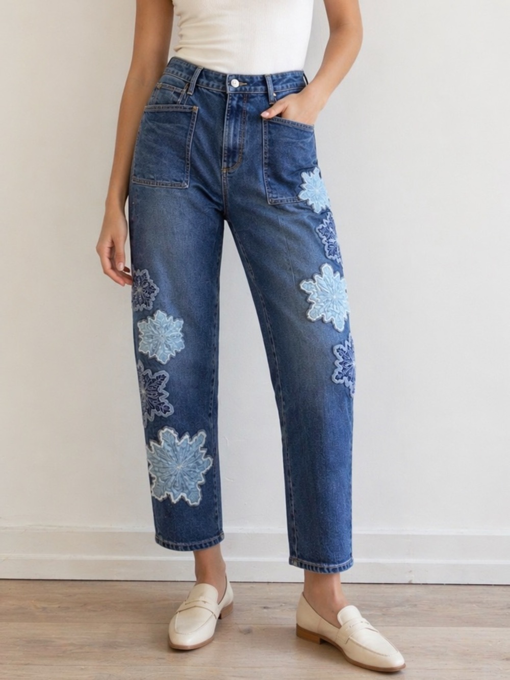 Driftwood NWT Embroidered Barrel Leg Jeans Size 26